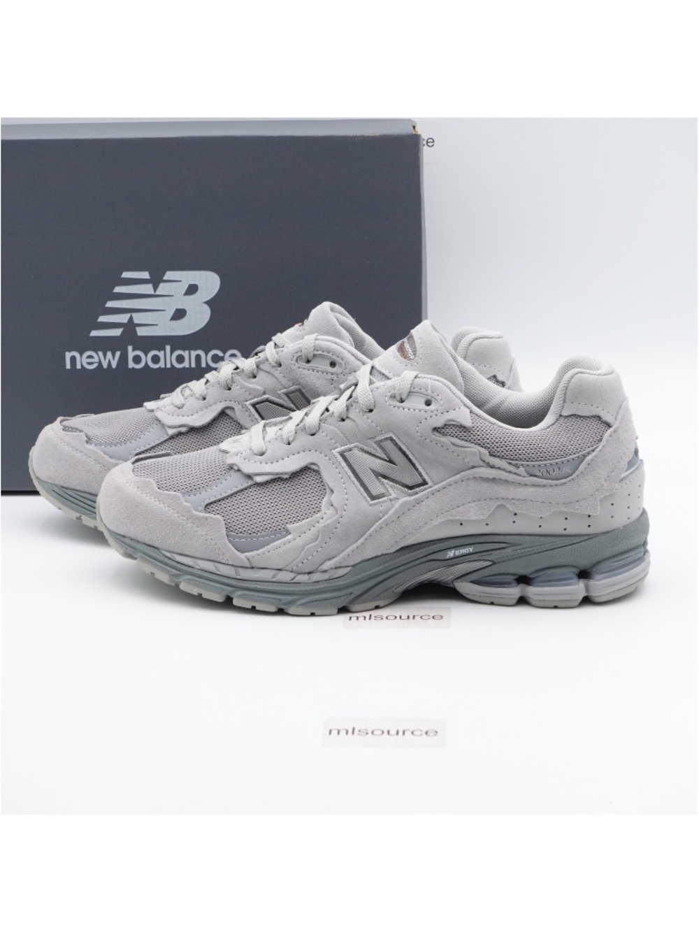 NEW Men's New Balance 2002R Gore-Tex Protection Pack Waterproof Sneakers